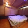 ホテルいいじま(新宿区/ラブホテル)の写真『305号室の寝室全景3』by angler