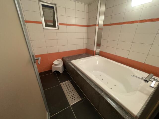 BANJAR(バンジャール) HOTEL＆SPA(所沢市/ラブホテル)の写真『304号室　バスルーム』by 冷やっこ