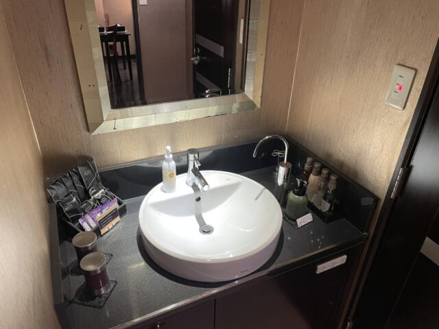 BANJAR(バンジャール) HOTEL＆SPA(所沢市/ラブホテル)の写真『304号室　洗面台』by 冷やっこ