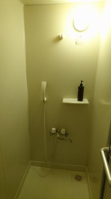 レンタルルーム サンガ(横浜市中区/ラブホテル)の写真『302号室 – シャワールーム。水温・水圧良好。』by _Yama