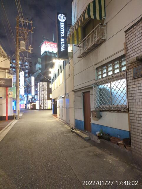 HOTEL RUNA(ルナ)鶯谷(台東区/ラブホテル)の写真『夜の外観』by 愛だけでできている