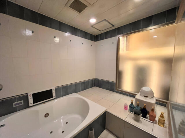 VARKIN ANNEX(バーキンアネックス)(豊島区/ラブホテル)の写真『507号室　浴室全景』by INA69