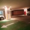 SWEET INN Laity(スイートインレイティ)(横浜市栄区/ラブホテル)の写真『建物1階の駐車場です。(22,1)』by キジ
