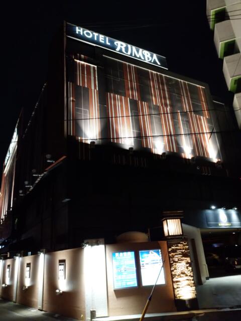 HOTEL RIMBA(千葉市稲毛区/ラブホテル)の写真『夜の外観』by YOSA69
