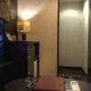 HOTEL ZERO2(渋谷区/ラブホテル)の写真『303号室 ソファから入口方向を見た室内』by ACB48
