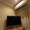HOTEL K(新宿区/ラブホテル)の写真『303号室 テレビとエアコン』by angler