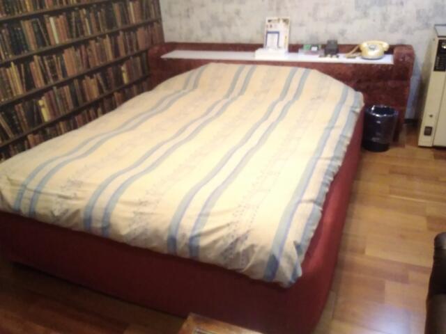ホテル はなふじ(相模原市/ラブホテル)の写真『306号室(Bクラス)ベッド』by イノシシのおっさん
