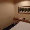 ヒルズホテル五反田(品川区/ラブホテル)の写真『302号室（入口横から部屋奥方向）』by 格付屋