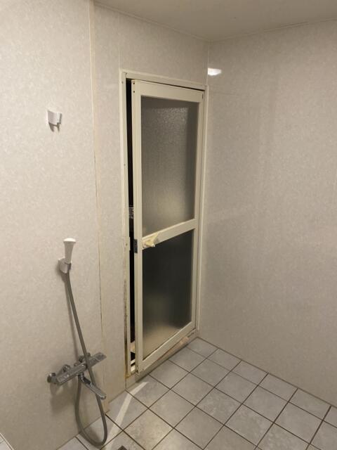 HOTEL GRANDE(川口市/ラブホテル)の写真『303号室(浴室右奥から)』by こねほ