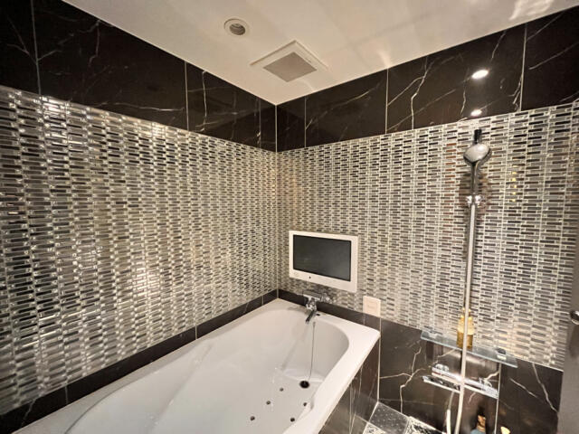 VARKIN ANNEX(バーキンアネックス)(豊島区/ラブホテル)の写真『101号室　浴室全景』by INA69