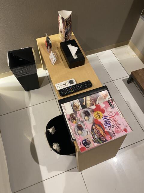 DESIGN HOTEL BLAX～デザインホテルブラックス～(八王子市/ラブホテル)の写真『102号室(テーブル、いす)』by こねほ