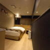 ホテル 小山 (KOYAMA）(新宿区/ラブホテル)の写真『202号室 ドア側からの室内全景』by angler