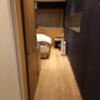 ホテル 小山 (KOYAMA）(新宿区/ラブホテル)の写真『202号室 ドアを開けると。』by angler