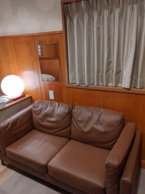 HOTEL 風々(ふふ)(新宿区/ラブホテル)の写真『216号室(ソファー)』by マーシ