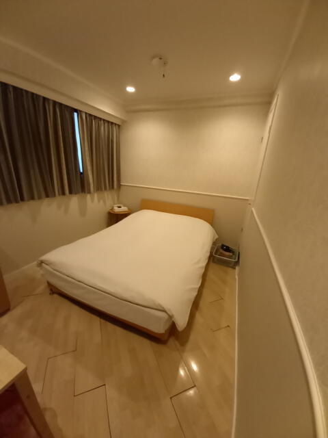 HOTEL K(新宿区/ラブホテル)の写真『301号室 入り口側からの室内全景』by angler