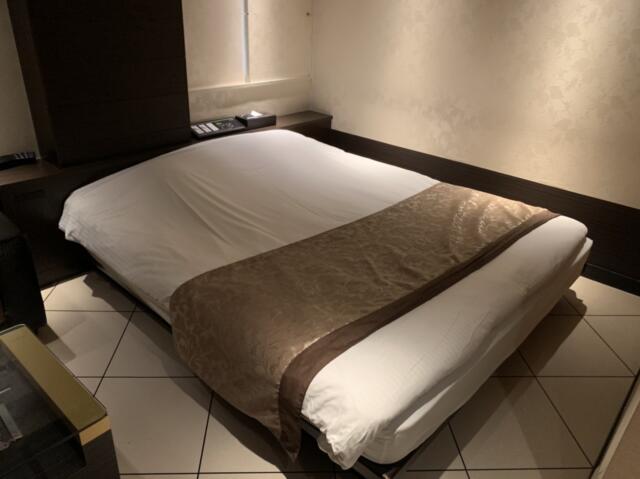 HOTEL Villa Senmei(ヴィラ センメイ）(大田区/ラブホテル)の写真『306号室　ベッド』by 東京都