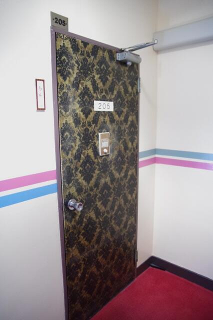 ホテル衣(台東区/ラブホテル)の写真『205号室（らんの間）　部屋入口』by マーケンワン