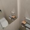 ホテル エリアス(豊島区/ラブホテル)の写真『311号室 トイレ。便座の正面に鏡あり』by なめろう