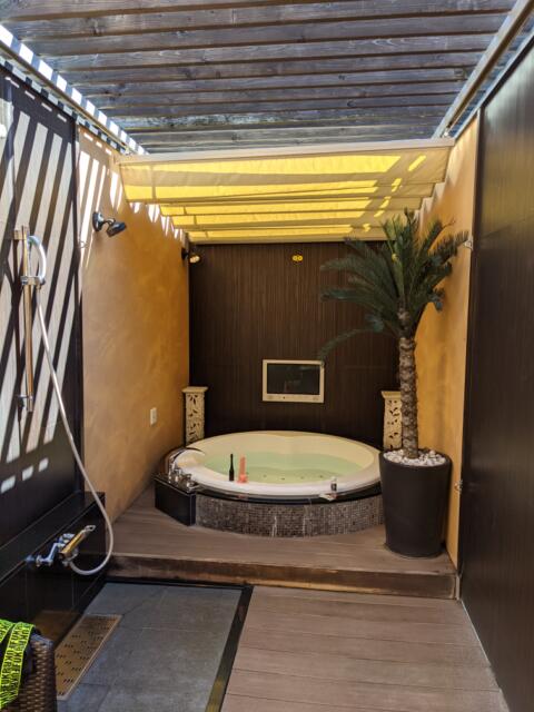 HOTEL schall（シャール）(台東区/ラブホテル)の写真『405号室の露天風呂』by よしっく