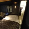 HOTEL ZERO MARUYAMA(渋谷区/ラブホテル)の写真『405号室 ベットサイドにクローゼット』by angler