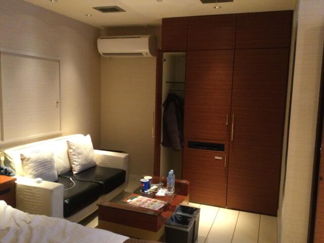 HOTEL Villa Senmei(ヴィラ センメイ）(大田区/ラブホテル)の写真『308号室 TV側から見た室内』by ACB48