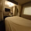 シャトン(新宿区/ラブホテル)の写真『101号室のベッド側からの室内②』by angler