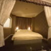 シャトン(新宿区/ラブホテル)の写真『101号室のベッド』by angler
