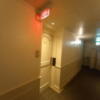 シャトン(新宿区/ラブホテル)の写真『101号室のサインボード 点滅している』by angler