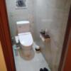 HOTEL CUE厚木(厚木市/ラブホテル)の写真『405号室 トイレ。ソファーのすぐ横にある。変な造り…』by なめろう