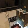 HOTEL HERME（エルメ）(渋谷区/ラブホテル)の写真『301号室、椅子・歯磨き・コップ』by 爽やかエロリーマン