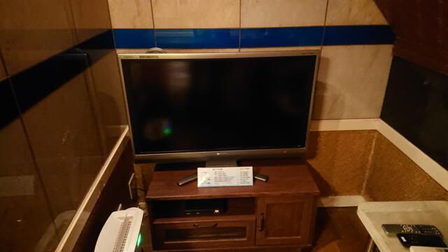 hotel SKY ROAD(豊島区/ラブホテル)の写真『421号室 テレビ(アダルトチャンネルは3つ)』by 舐めたろう