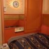 スタークレセント(立川市/ラブホテル)の写真『スタークレセントの401号室のベッドの枕元。』by マックさん