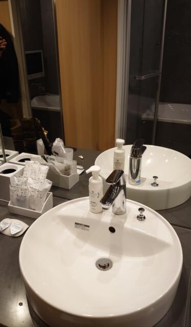 FABULOUS(ファビュラス)(立川市/ラブホテル)の写真『ファビュラス404号室の洗面所です。設備も揃ってます。』by マックさん