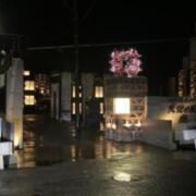 ホテルエックス　天空の風(小田原市/ラブホテル)の写真『夜の外観』by まさおJリーグカレーよ