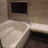 バリアンリゾート新宿グランピング店(新宿区/ラブホテル)の写真『1001号室（ピングロイヤルビュー）浴室』by ホテルレポったー