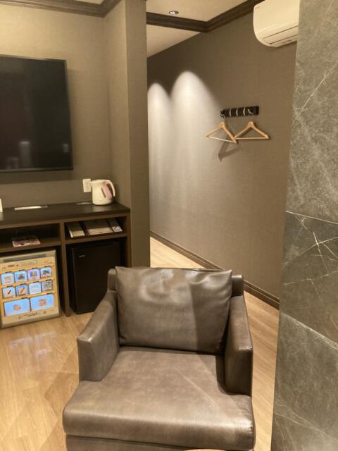 HOTEL アスタプロント(浜松市/ラブホテル)の写真『225号室ソファ』by 一刀流