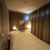シャトン(新宿区/ラブホテル)の写真『304号室 ベッド 照明がとても暗い。』by angler