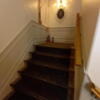 シャトン(新宿区/ラブホテル)の写真『三階に上がる階段。エレベーターはありません。』by angler