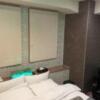 HOTEL ZEBRA（ゼブラ)(豊島区/ラブホテル)の写真『405号室 ベッド周辺』by クワッグ