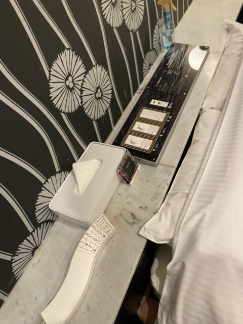 HOTEL R&N（レストアンドネスト）(蕨市/ラブホテル)の写真『302号室(ベッド傍スイッチ類、ゴム)』by こねほ