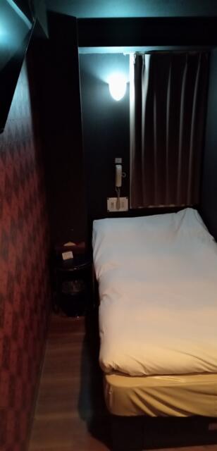 HOTEL PEACE & MINT(品川区/ラブホテル)の写真『203号室室内(ベッドスペース)』by タンスにゴンゴン