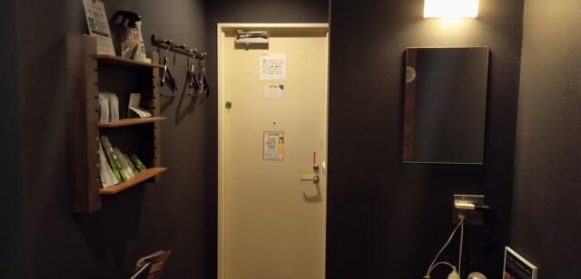 HOTEL PEACE & MINT(品川区/ラブホテル)の写真『203号室室内(ドア側)』by タンスにゴンゴン