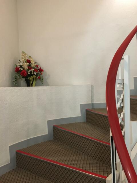 ホテル MARE（マーレ）(品川区/ラブホテル)の写真『螺旋階段(1階〜2階)』by ちげ