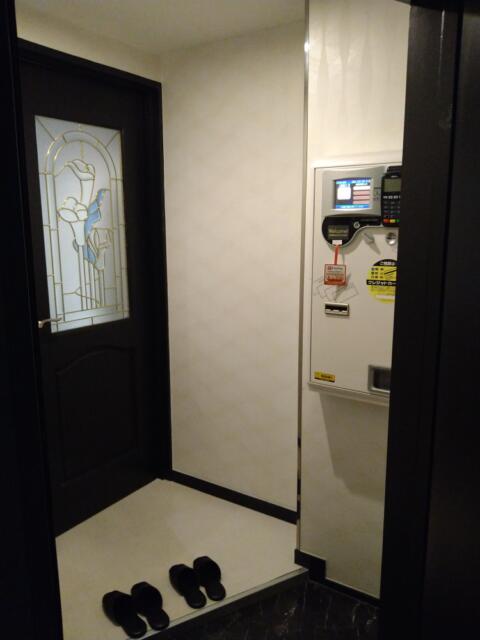 HOTEL ALL-INN G（オールインジー）(豊島区/ラブホテル)の写真『403号室 玄関のドア開けてすぐの景色』by なめろう