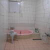 HOTEL M.（エムドット）(嬉野市/ラブホテル)の写真『M.102号室、浴室。狭いが二人には十分。また、お湯は温泉水。ちょっとヌルヌルでキモチ良い。』by 猫饅頭