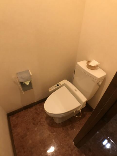 ア・プレスト(浜松市/ラブホテル)の写真『32号室　トイレ(上階)』by ま〜も〜る〜