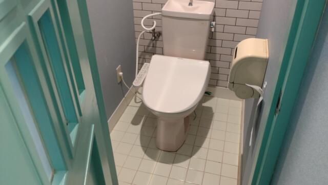 HOTEL R&N（レストアンドネスト）(蕨市/ラブホテル)の写真『401号室　トイレ』by でこた