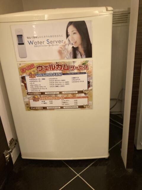 ホテル M by 南の風風力3(沼津市/ラブホテル)の写真『306号室冷蔵庫』by 一刀流