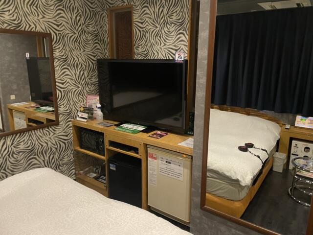K Slit（ケイスリット）(船橋市/ラブホテル)の写真『203号室　テレビボード』by Infield fly