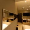 ホテル 小山 (KOYAMA）(新宿区/ラブホテル)の写真『101号室の浴室側からの室内』by angler